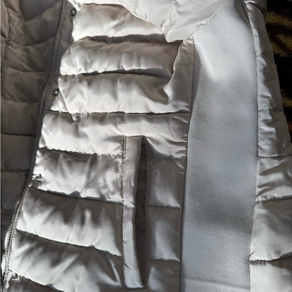 Elegant and fine jacket, ZARA  Cream Puffer with Cropped Fit. NEW WITHOUT TAG. - Picture 12 of 14